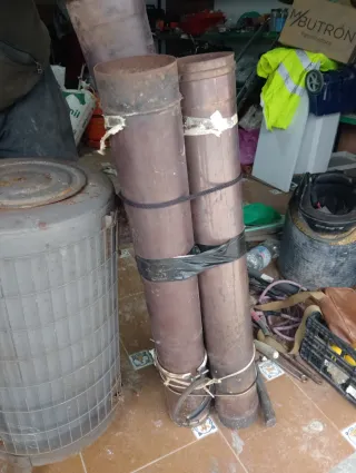Chimenea metálica grande