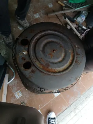 Chimenea metálica grande