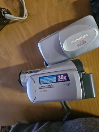 2 Fotocamere e 1 Videoregistratore Olympus/Sony