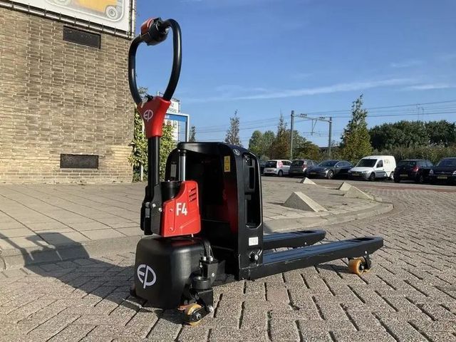 NUEVA: Transpaleta eléctrica 1500 kg