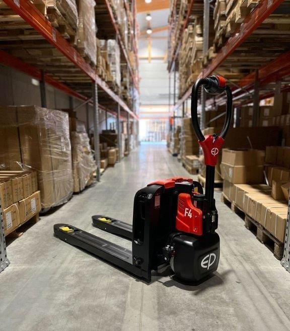 NUEVA: Transpaleta eléctrica 1500 kg