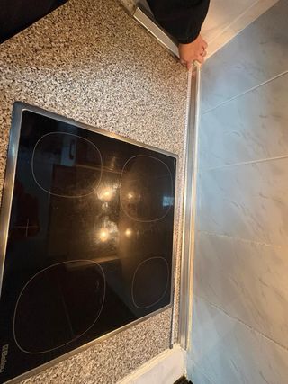 Muebles de cocina (arriba) y campana