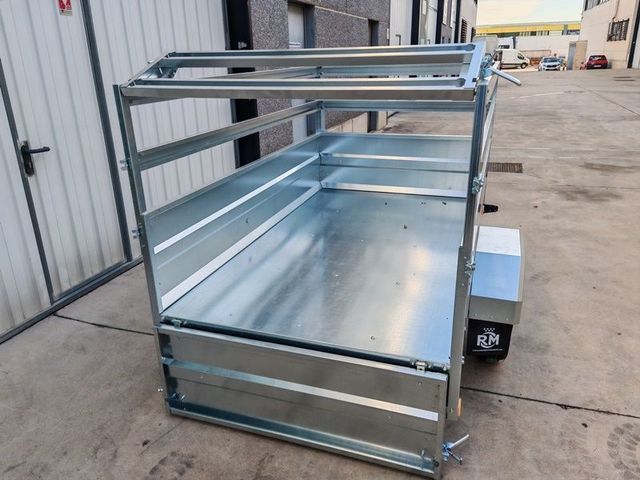 NUEVO: Remolque 750 kg con cartolas