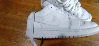 Nike Jordan 1 Low Blancas