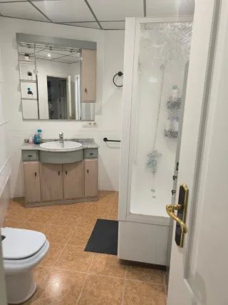 Alquilo habitación Torremolinos Centro