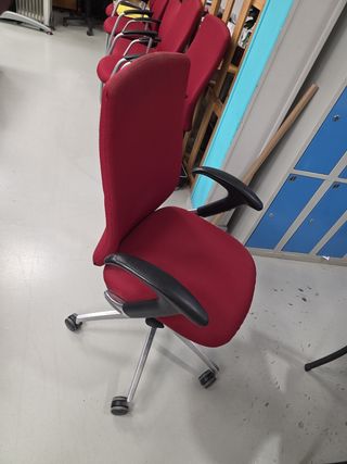 Silla de escritorio con ruedas