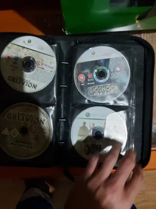 Xbox 360 250GB Negra y 15 juegos