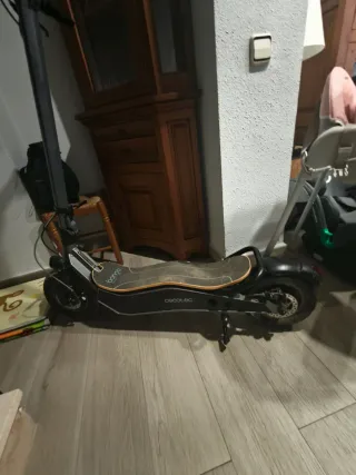 Patinete eléctrico poco usado solo 450 km de uso