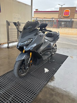 Yamaha TMAX 560 2022
