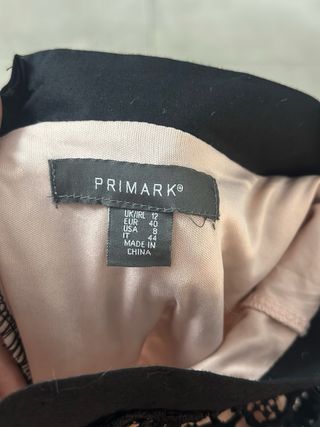 Falda de encaje guipur negra