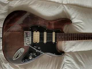 Guitarra Eléctrica Tipo Stratocaster