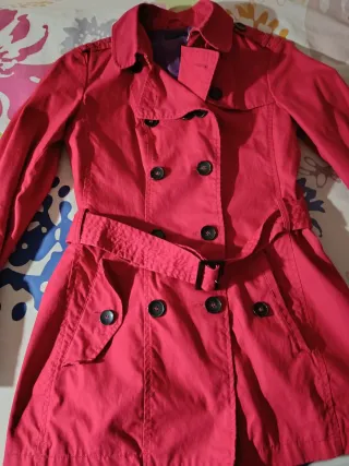 Gabardina Benetton Roja Cruzada