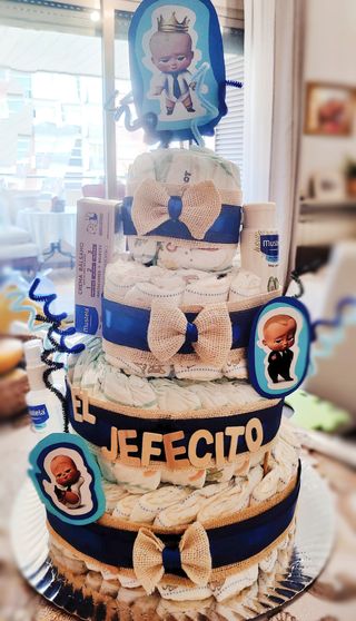 Cesta columpioBebé y tarta pañales  Personalizadas