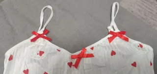 Camisón sexy blanco y rojo con corazones Nuevo. 5€