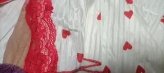 Camisón sexy blanco y rojo con corazones Nuevo. 5€