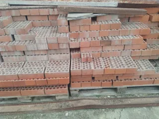 Se regala Ladrillos y Adoquines