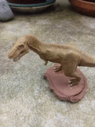 Figura T-Rex Resina Pintada 10cm