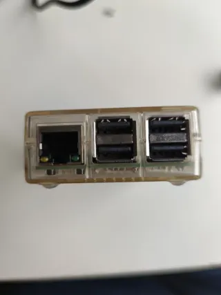 Raspberry Pi 3 B+ con carcasa.