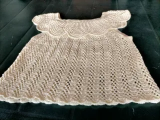 Blusa tejida a mano con encaje