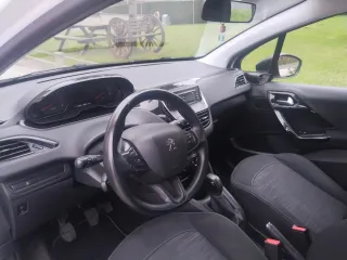 Peugeot 208 2014