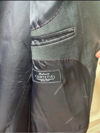 Traje de hombre gris marengo