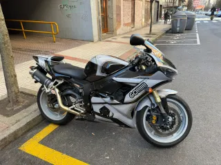 Moto  Yamaha R6