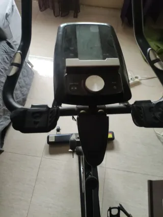 Bicicleta Estática SportsTech SH200