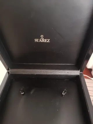 Caja joyero Suárez para collar negra