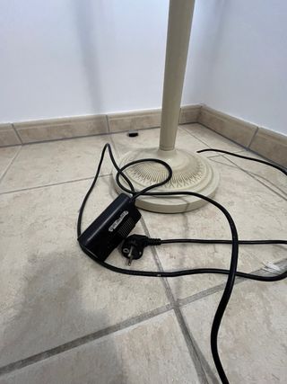 Lámpara de pie vintage dorada y beige