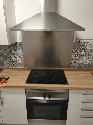 Horno, Vitrocerámica y Campana Extractora.