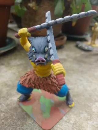 Figura resina 15cm pintada Inosuke