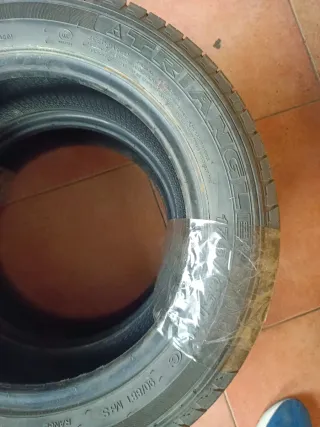 2 Neumáticos TRIANGLE 175/65 R14C 90/88T