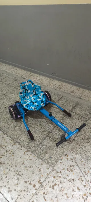 Hoverboard con asiento azul de camuflaje
