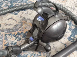 Aspirador Dyson Ball DC46 + escovas novas