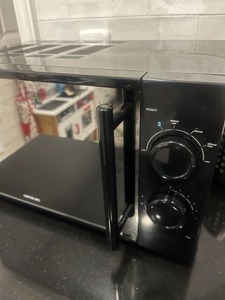 Microondas Cecotec Negro B106c