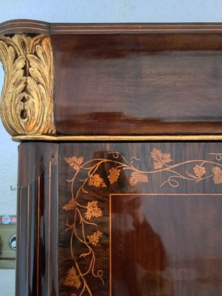 Armario antiguo marquetería madera