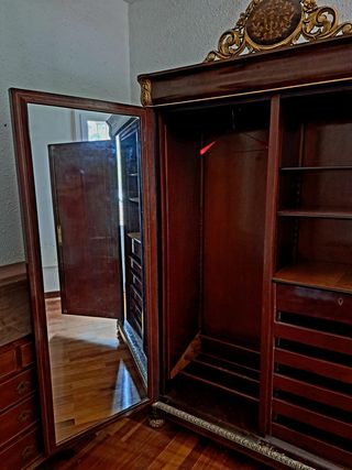 Armario antiguo marquetería madera