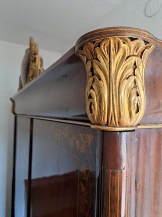 Armario antiguo marquetería madera