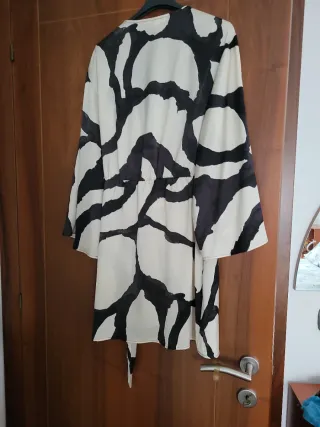 Camicia o mini vestito fantasia bianco e nero