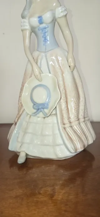 Pareja figuras porcelana mujer y niño
