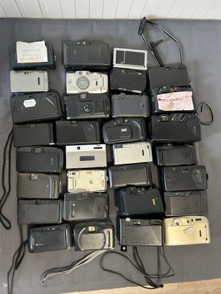 Lote 31 fotocamere analogiche da riparare o per pezzi