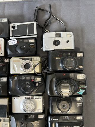 Lote 31 fotocamere analogiche da riparare o per pezzi