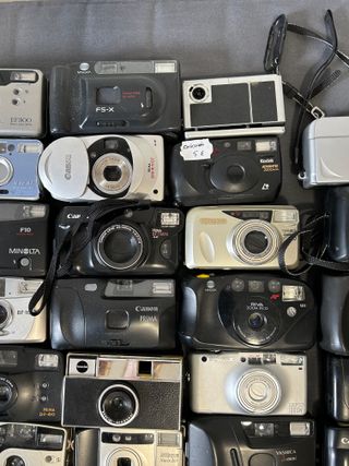 Lote 31 fotocamere analogiche da riparare o per pezzi