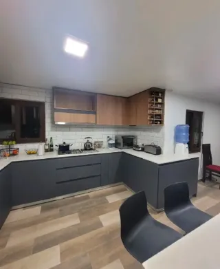 Muebles de Cocina Naranja y Plata