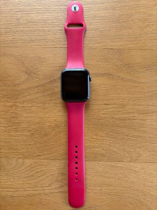 Apple Watch SE 44mm Space Gray Aluminum GPS