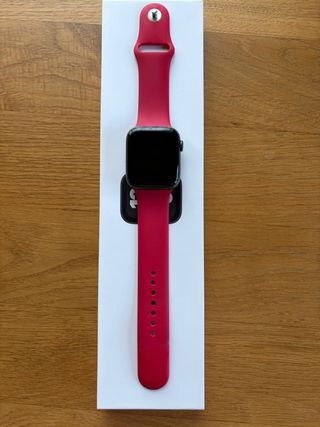 Apple Watch SE 44mm Space Gray Aluminum GPS