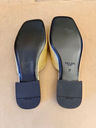 Sandalias Prada Doradas con Cristales