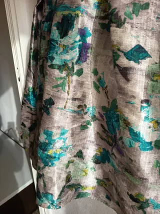 Vestido de fiesta estampado.