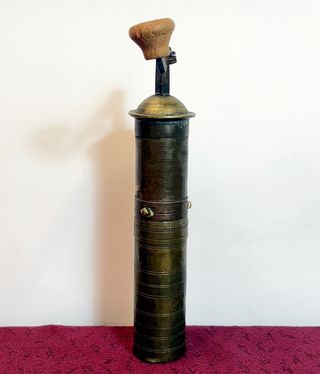 Molinillo de café antiguo estilo otomano