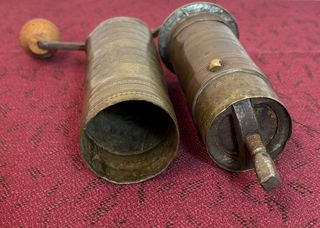 Molinillo de café antiguo estilo otomano